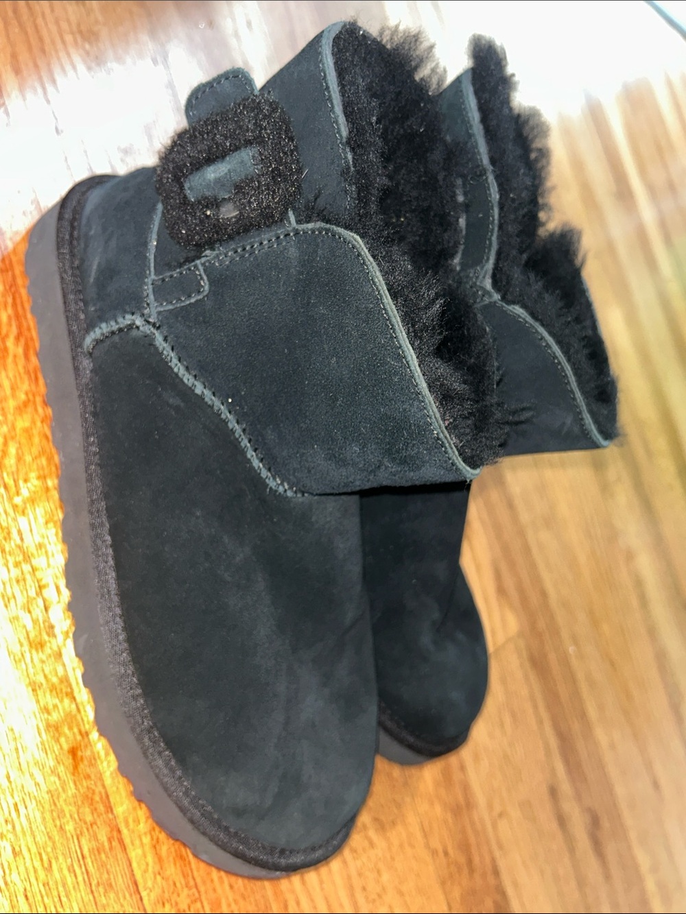 UGG Women’s Black Suede Shearling Cuff - Mini Bailey Buckle Boots size 10